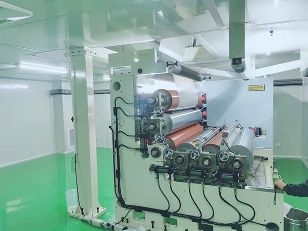 在選擇涂布機時，常聽到刮刀式、微凹版式、逗號刮刀等多種涂布方式，它們之間究竟有何區別？我們應如何根據自身產品定位進行科學選型？