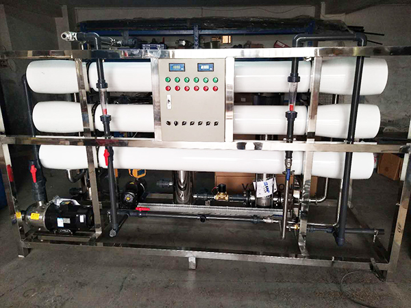 使用工业超纯水设备具备什么性能优势呢？