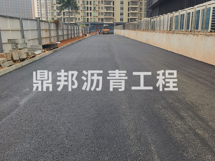 园区沥青施工现场9