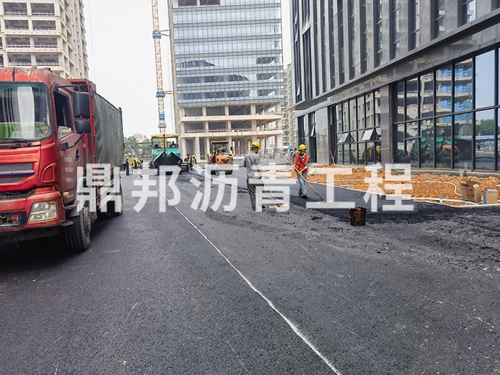 园区沥青施工现场