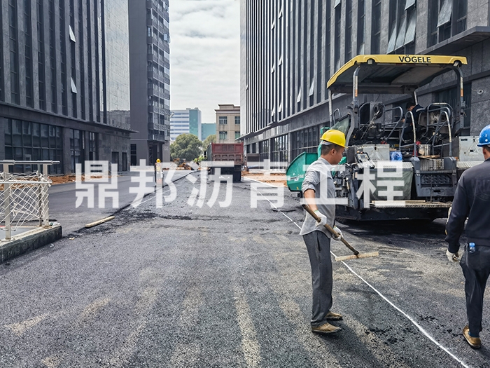 园区沥青施工现场