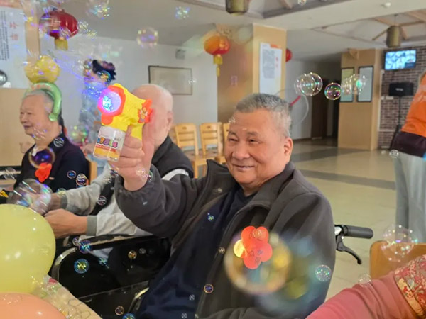 泡泡机上线！这个生日会甜度超标~