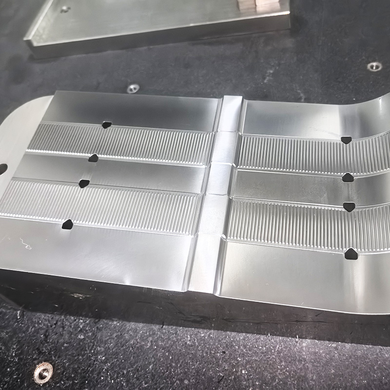 精密冷锻冲压模具加工 流体抛光 锻造模具高光处理