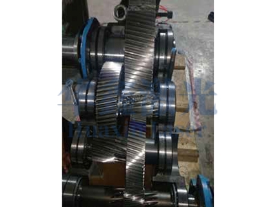 减速箱齿轮修复前