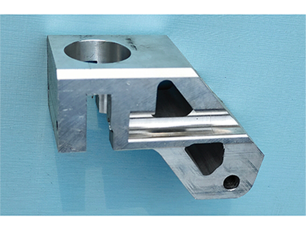 在进行江南电子游戏cnc加工中有哪些细节需要注意？