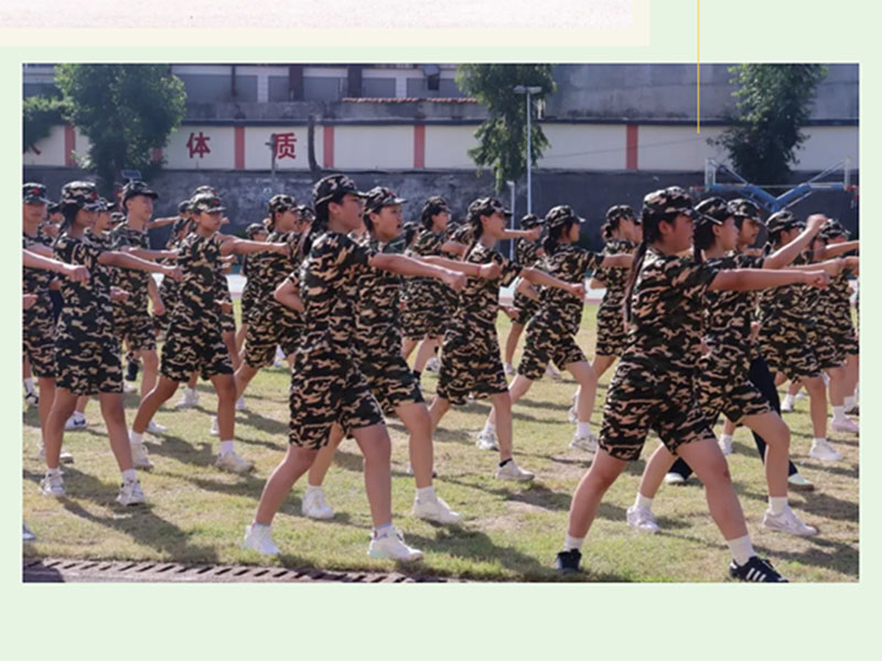 迷彩青春砺锋芒！我校2025级军训阶段性成果获上级领导高度认可