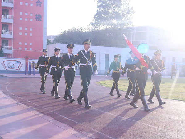 弘扬雷锋精神 传递青春温暖丨我校举行本学期第二周升旗仪式