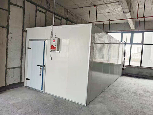 簡(jiǎn)述工業(yè)冷風(fēng)機(jī)的降溫原理