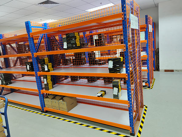 重型货架生产商生产时需要注意哪些要素？