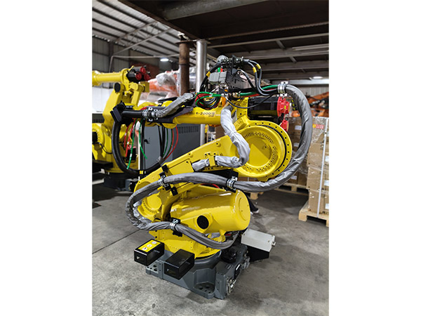 Fanuc  R2000iB 210F