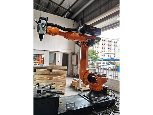 KUKA KR 210 R2700-2雕刻机