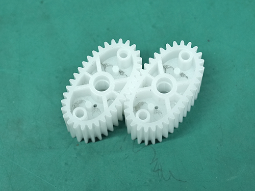 哪些因素会影响塑料齿轮的使用寿命？