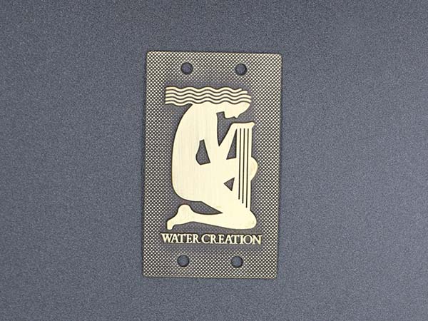 鋅合金標(biāo)牌去毛刺的方法