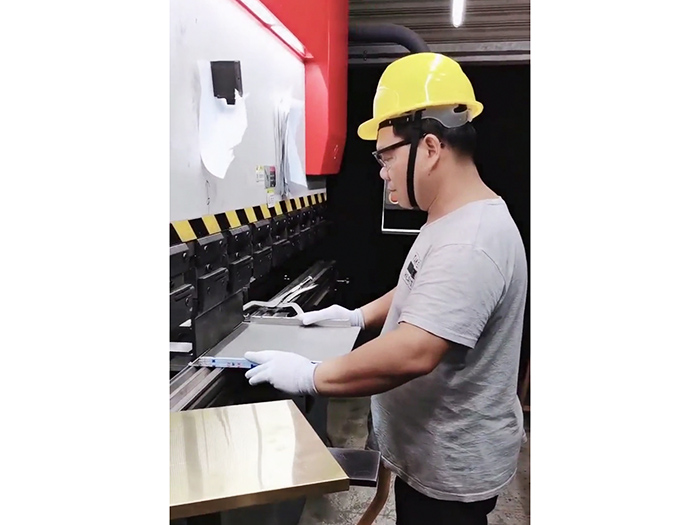 折弯机工作图