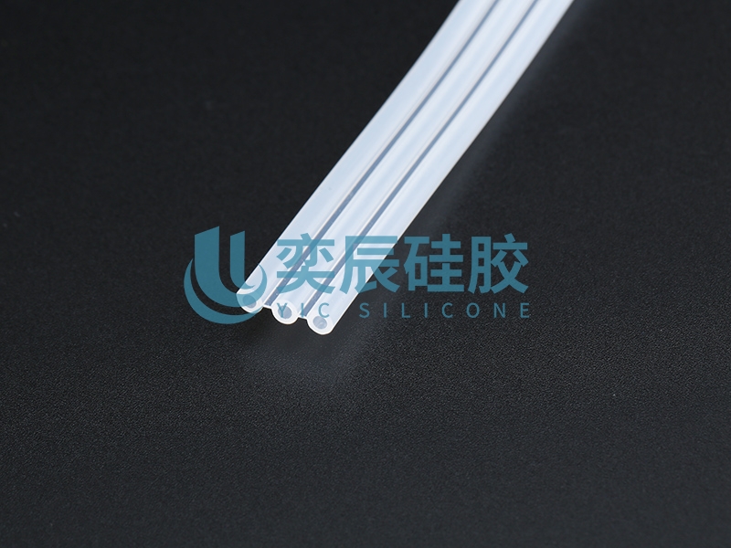 介绍一下使用医用硅胶导管的产品特性与类型？