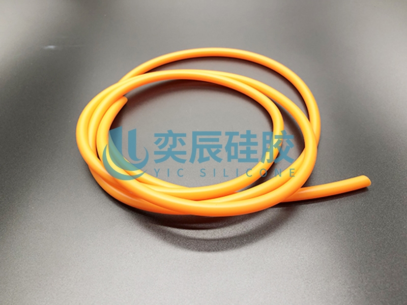 说一说编织硅胶管制造工艺流程是什么？