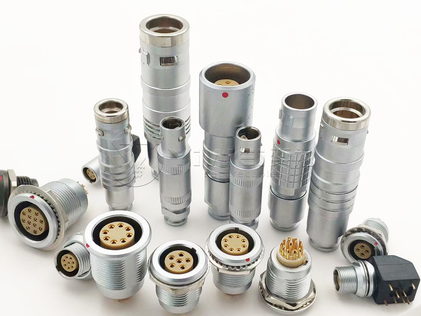 全金属推拉自锁连接器