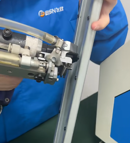 从“人工依赖”到“智能智造”：自动化拉铆技术如何重塑五金加工行业竞争力