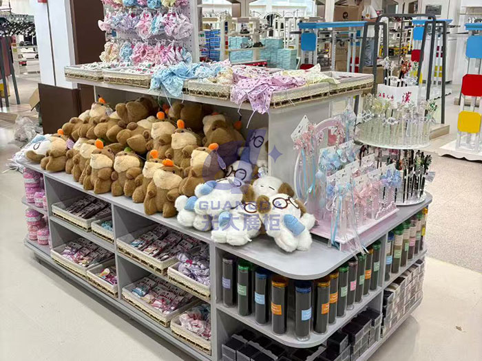 精品店货架