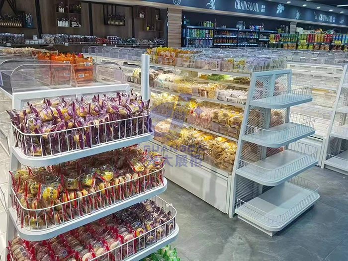 零食店货架