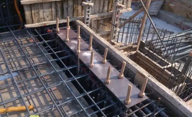 钢结构施工中的预埋螺栓技术