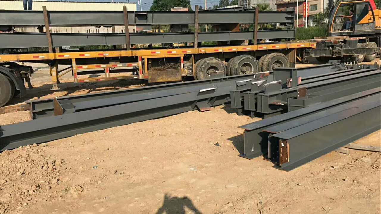 东莞钢结构施工时如何解决构件的堆放问题