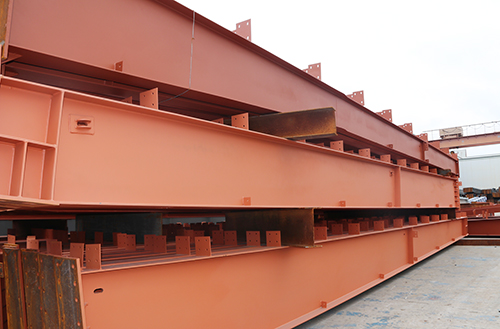 钢结构是主要由钢制材料组成的结构