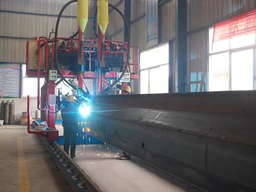 单梁焊接机械手