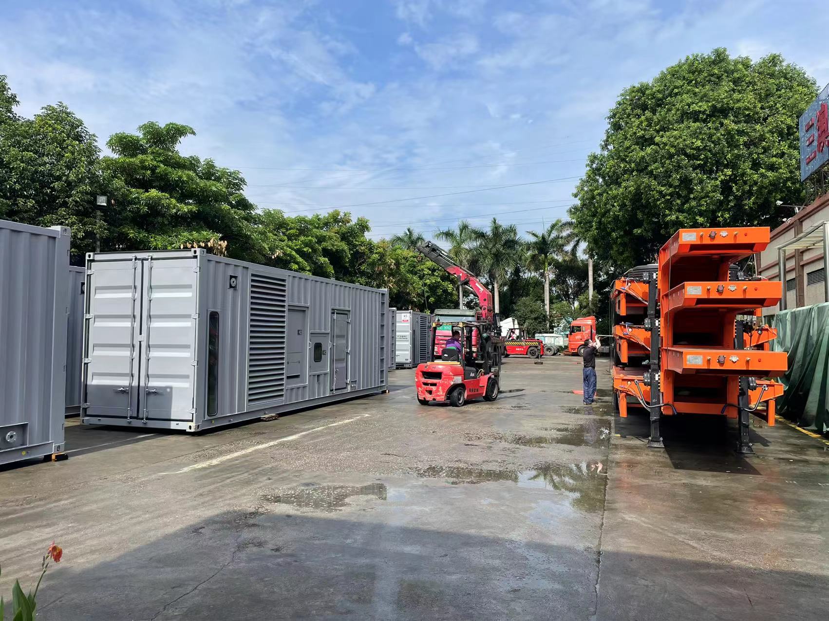 8 台玉柴 1200KW 集装箱机组发往菲律宾