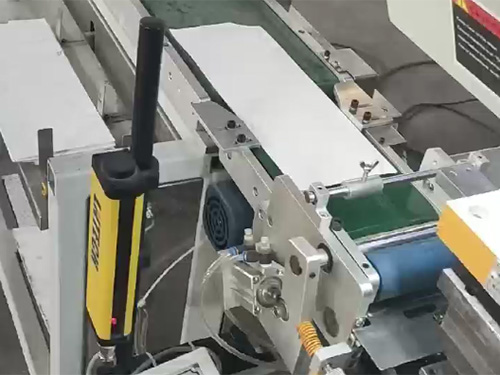 伺服冲床＋片材自动化产线