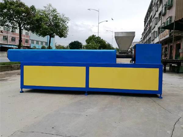 讲解一下使用双螺杆挤出机的核心优势是什么？