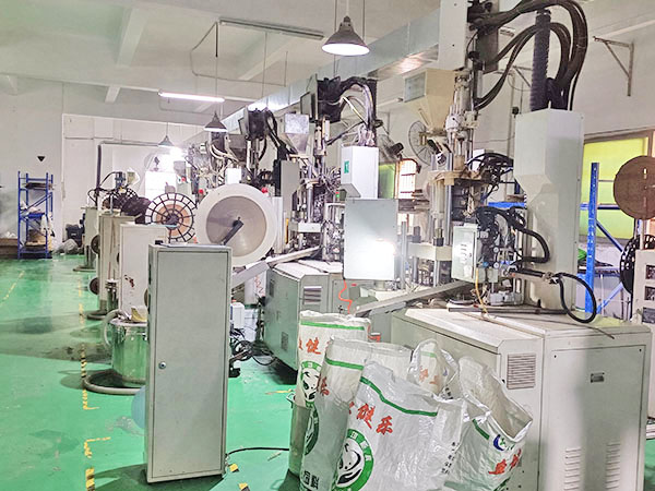 注塑车间