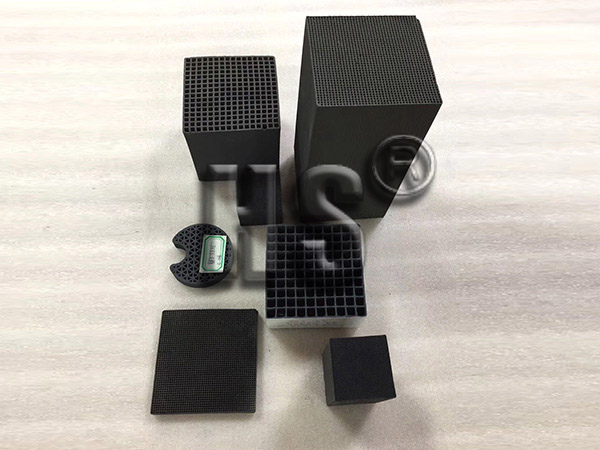 說一下使用吸附塔河北蜂窩活性炭主要結構特點與性能優勢？的圖片