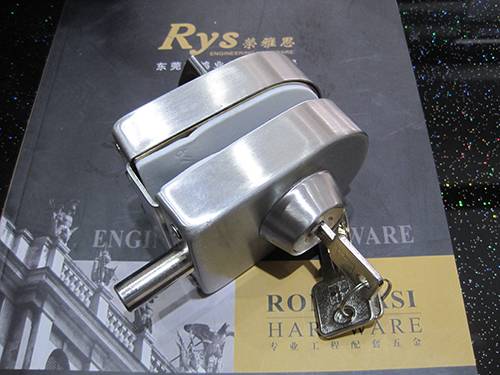 东莞荣雅思门锁