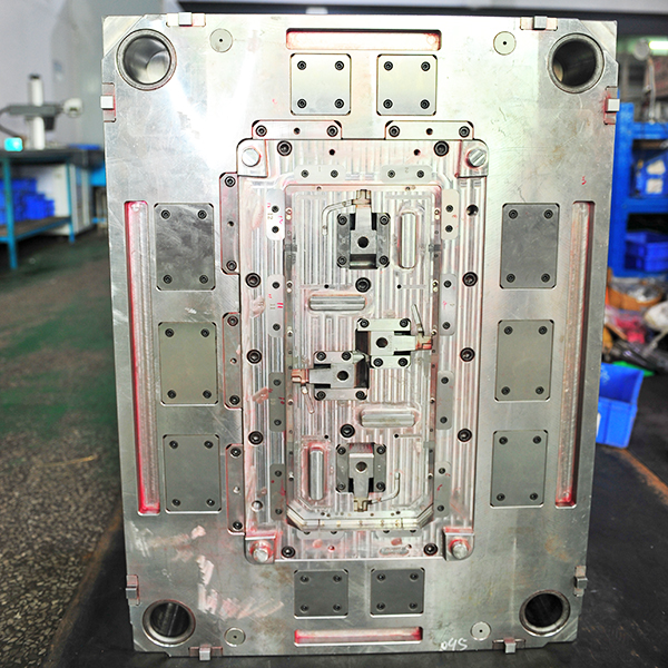 大型模具實(shí)物