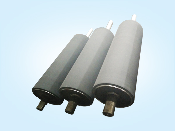 如何定期检查聚氨酯胶辊表面胶层磨损情况？