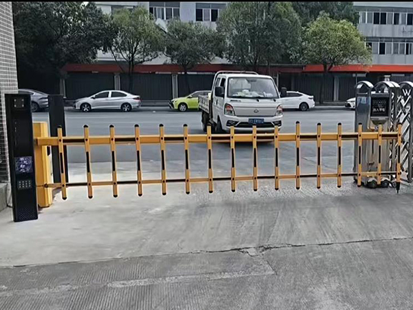 电动伸缩门