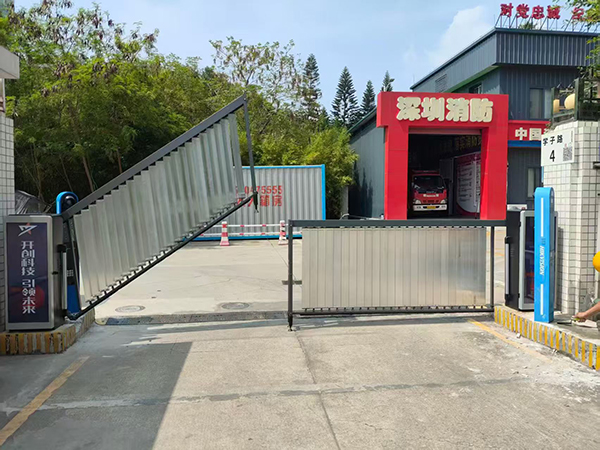 电动门