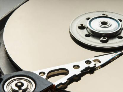 藍(lán)寶(bǎo)石的(de)基本(běn)性(xìng)質(zhì)