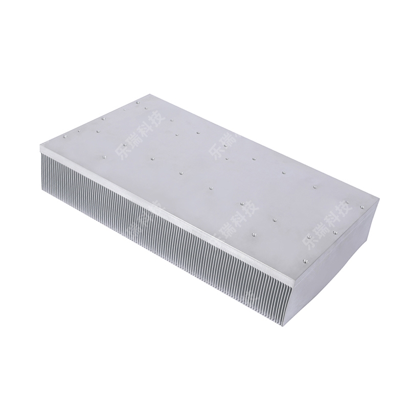 铲齿散热器
