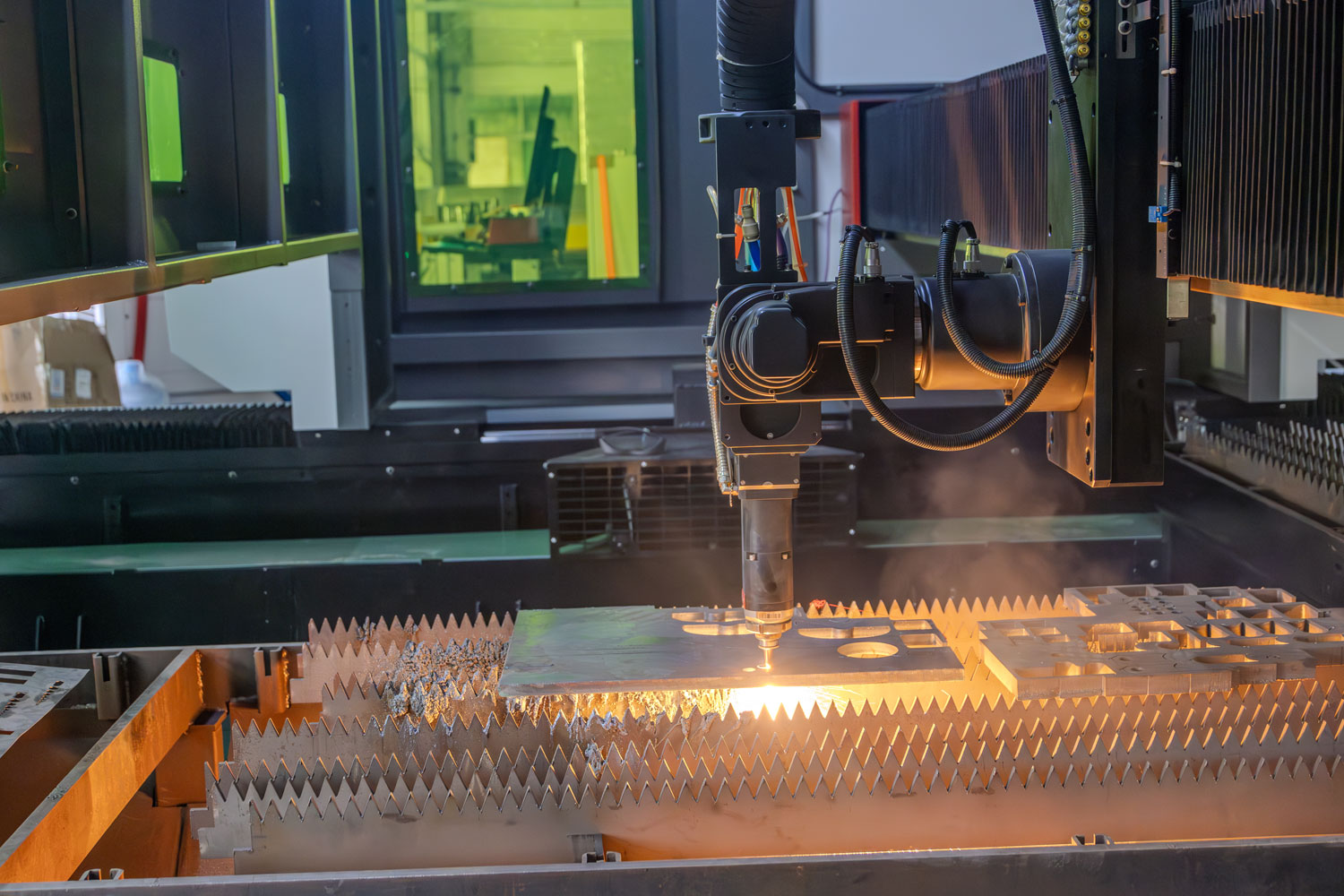 智能制造新引擎！力星激光光纖激光板材切割機引領行業(yè)升級