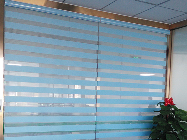 说说关于使用仓库窗帘的材质功能需要具备什么？