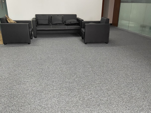 使用防水地毯有什么核心优势与应用场景？