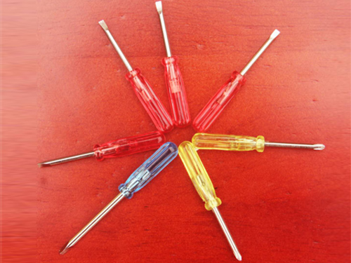 使用螺丝刀时需要关注什么材质和工艺？