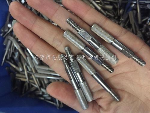 不锈钢螺钉和8.8级螺钉哪个的硬度更高一些?