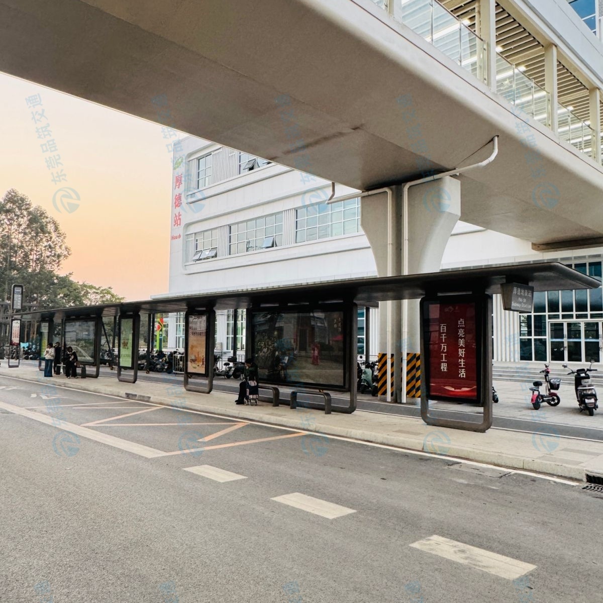 东莞地铁一号线厚德地铁站接驳公交站台产品案例
