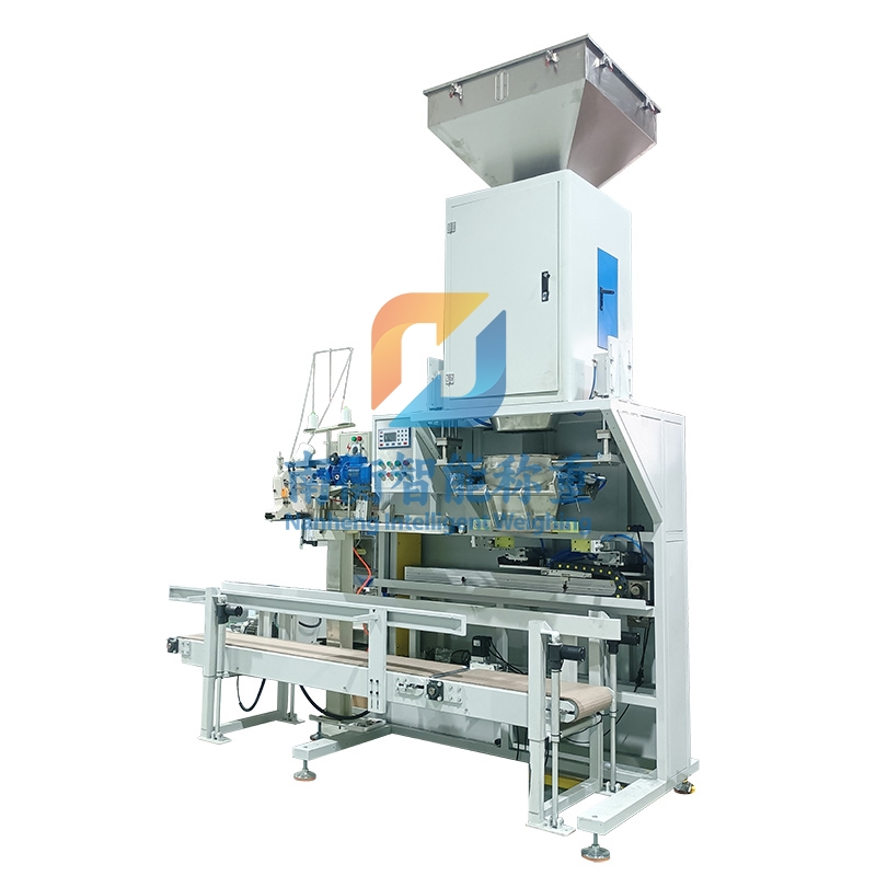 带牵引颗粒包装机