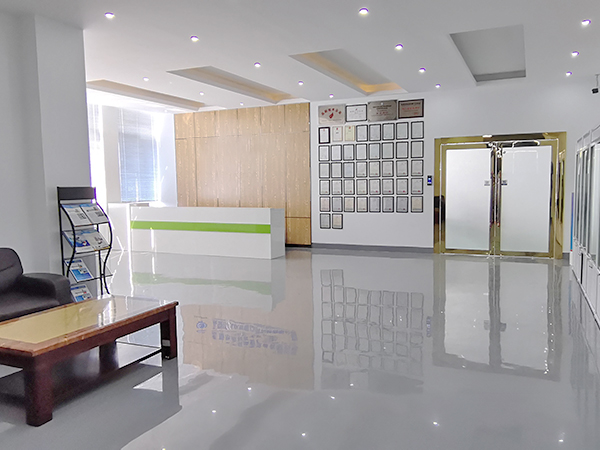 派尼尔公司前台