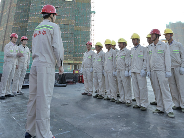 建筑加固中粘钢加固如何进行加压操作