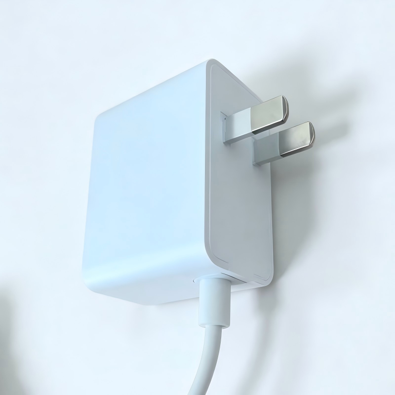 ​65W 碳化硅电源适配器-SK03H-001